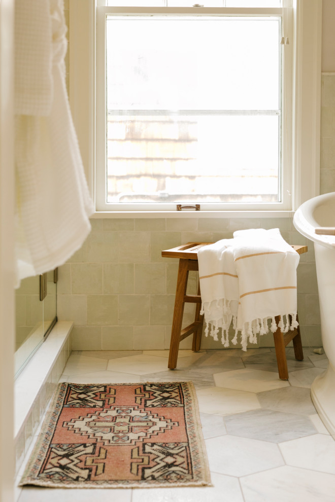 Inspiration for a transitional home design remodel in Minneapolis