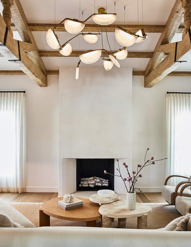 Contemporary living room in Los Angeles.