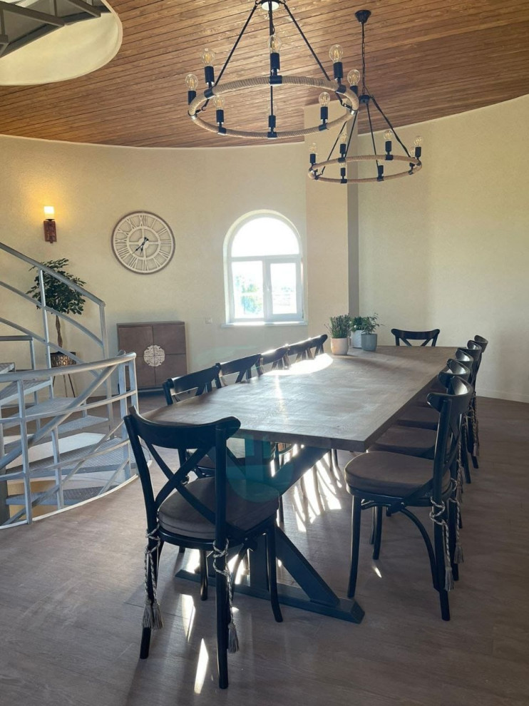 Этническая столовая группа для Мельницы в Этническом стиле