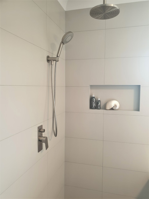 Middle Park modern-bathroom
