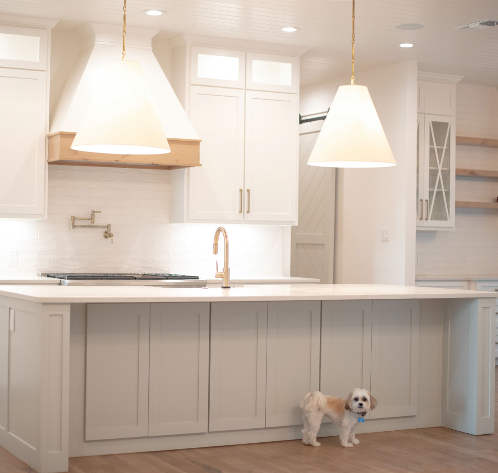 Kitchen - transitional kitchen idea