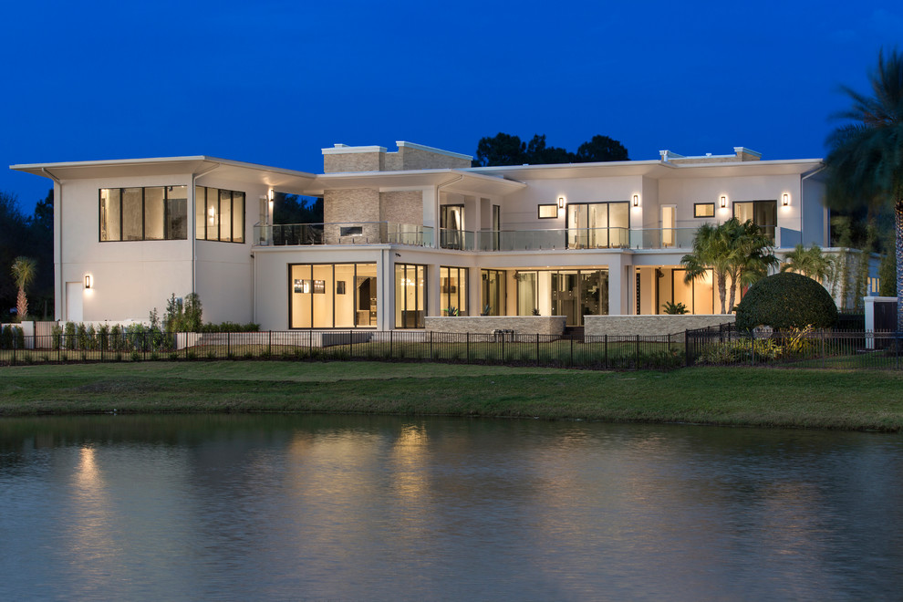 Design ideas for a large modern home design in Orlando.