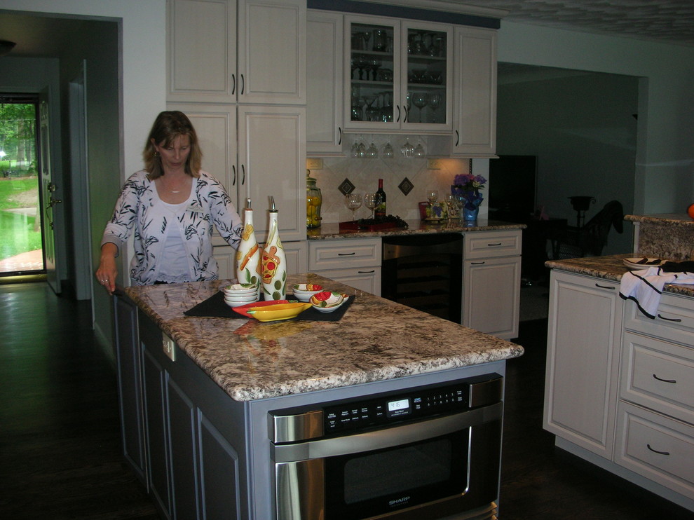 Photo of a contemporary kitchen in Grand Rapids.