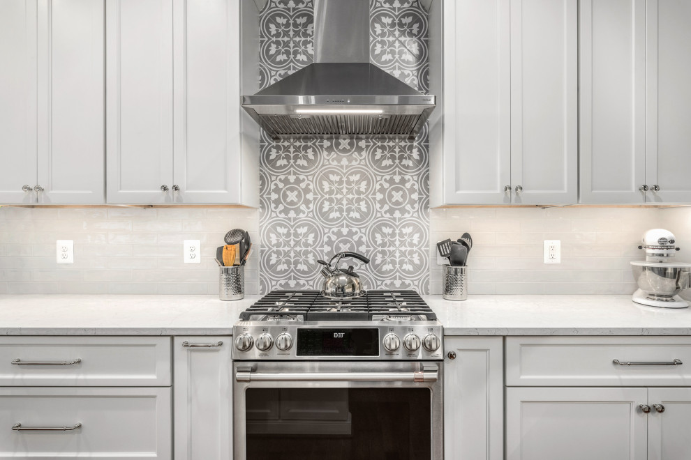 Transitional kitchen photo in DC Metro