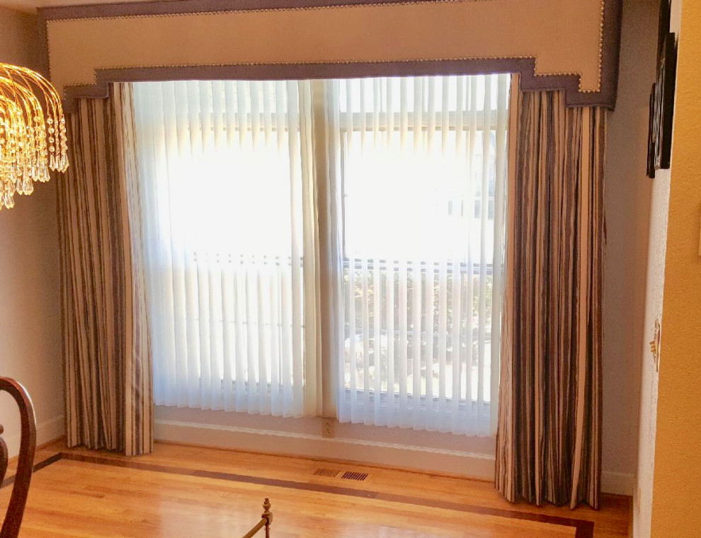 Transitional home design photo in Seattle