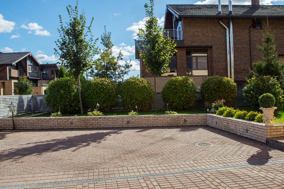 Сад на Пятницком шоссе.  Дизайнер Лариса Юрова