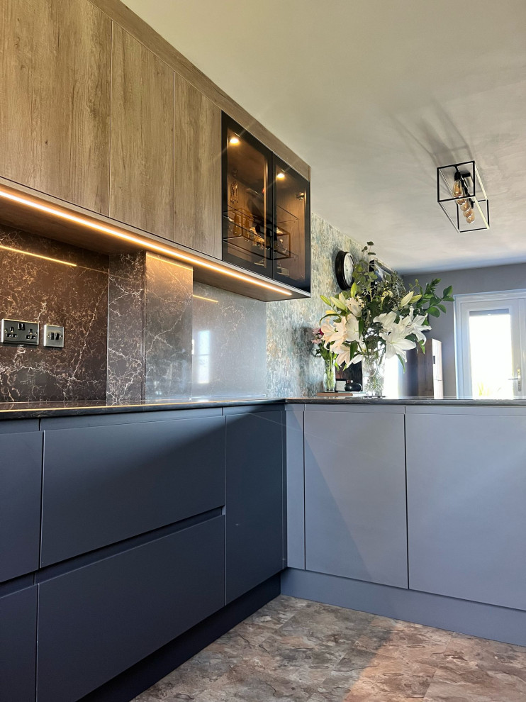 The Hinckley Kitchen - Volpi True Handleless - RRP £30,500 - Luxe Price £25,000