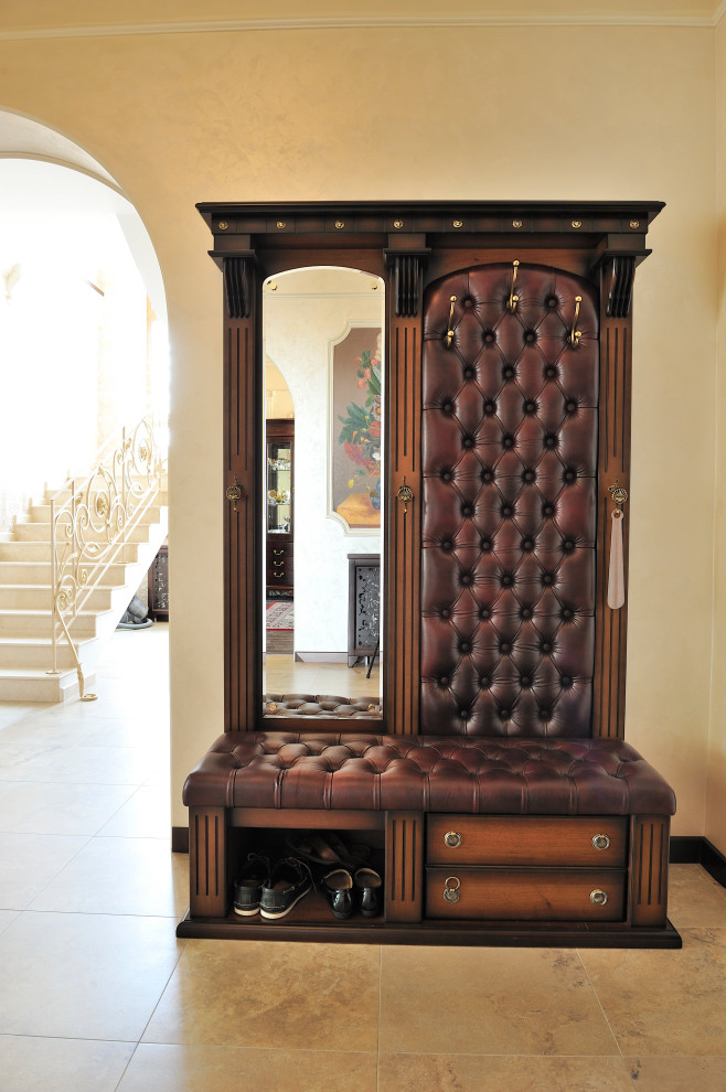 Интерьер дома в классическом стиле (250 кв м)