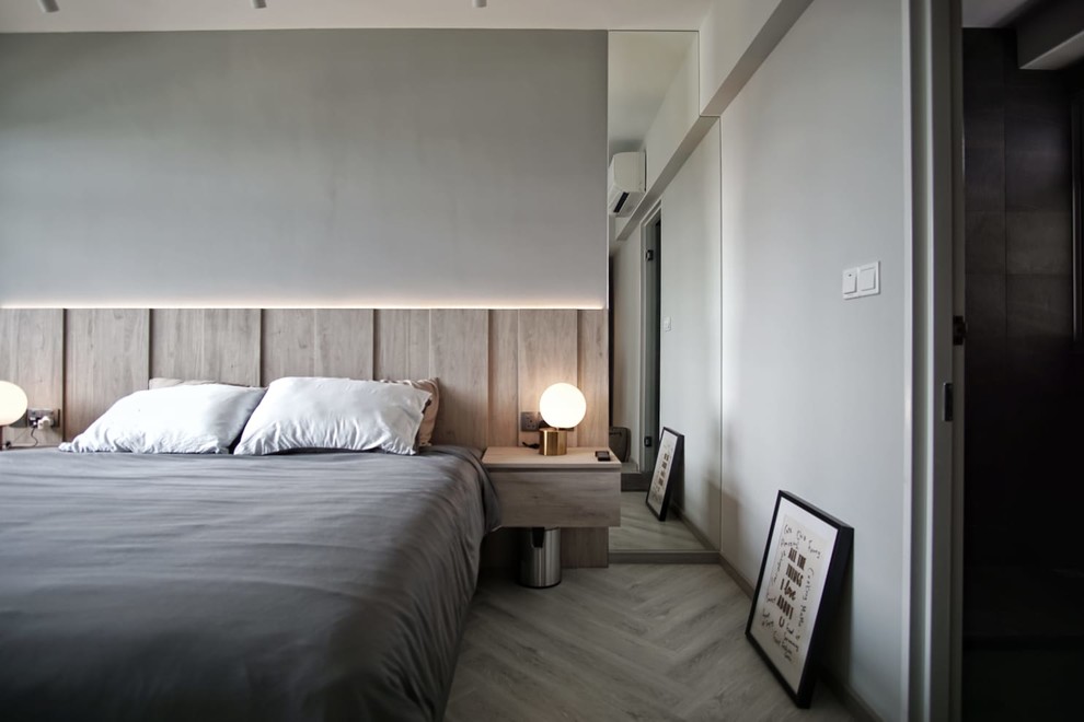 This is an example of a transitional bedroom in Singapore.