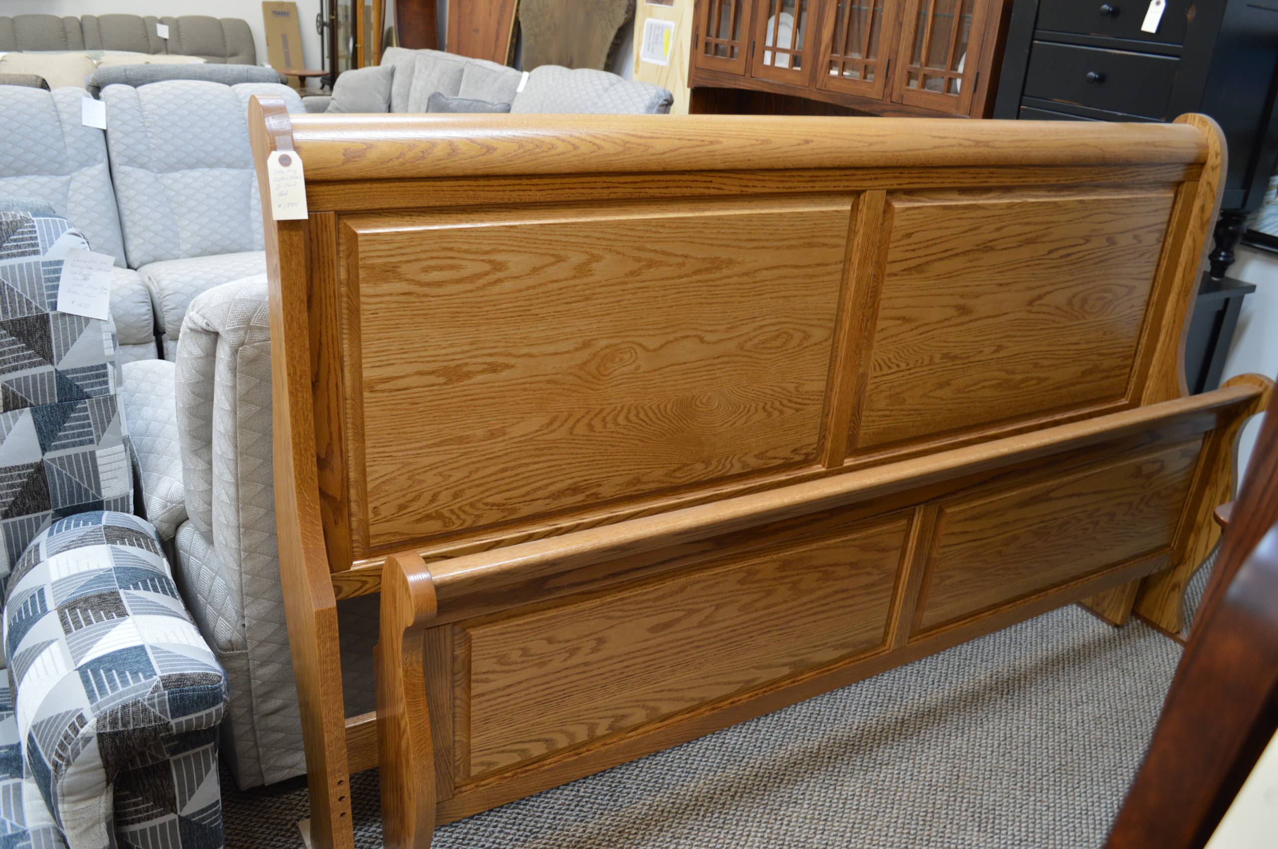 Oak Early american king size captain Sleigh bed