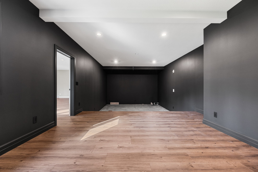 Transitional home design photo in Cedar Rapids