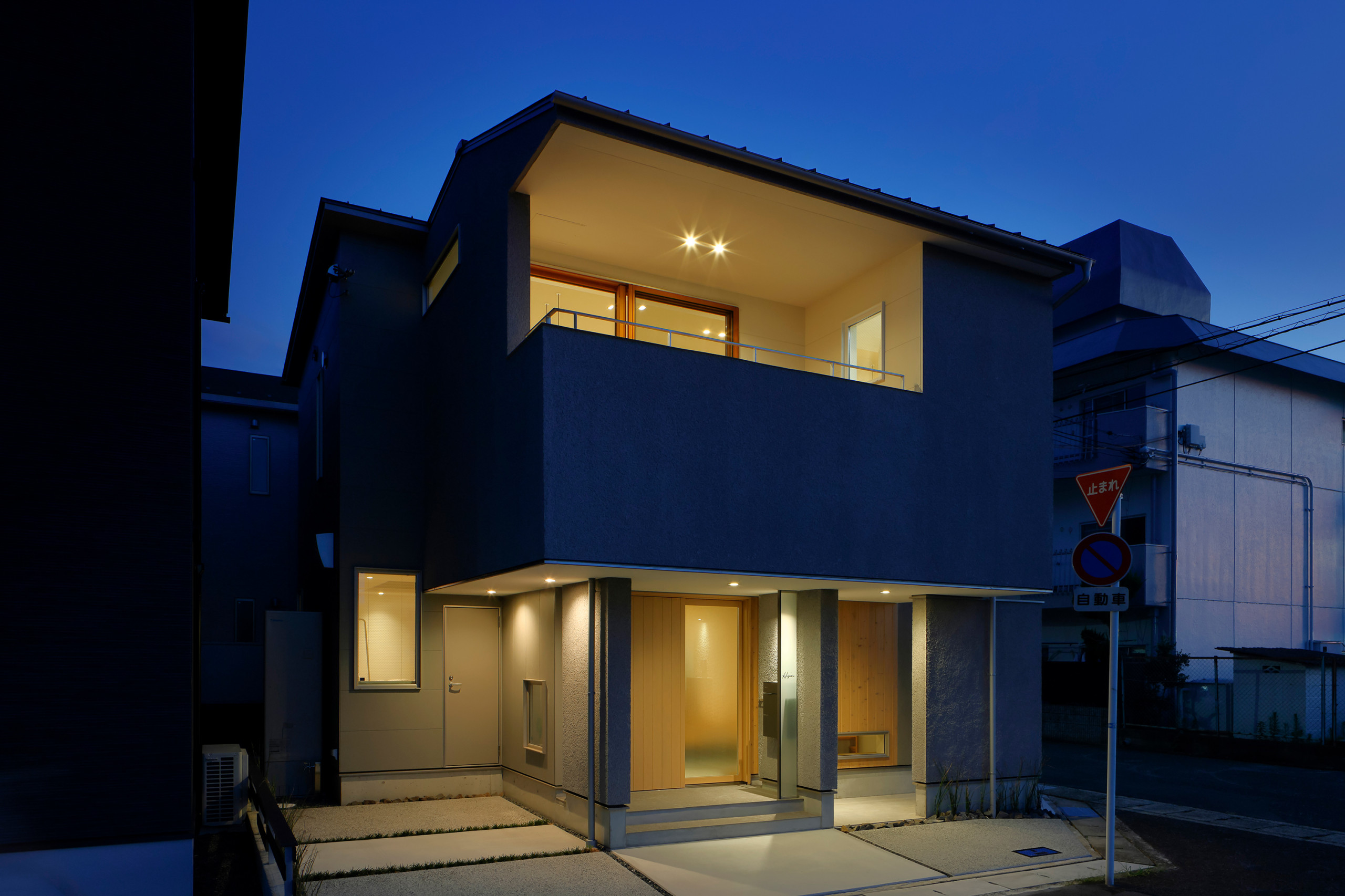 Hg-house : 外観夜景