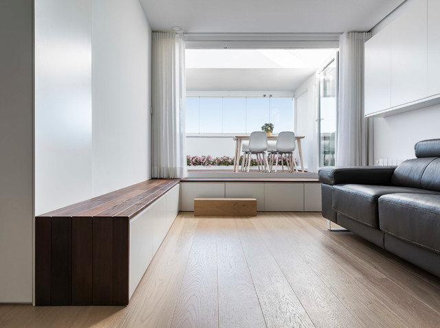 &Aacute;tico en el Carmen contemporary-family-room