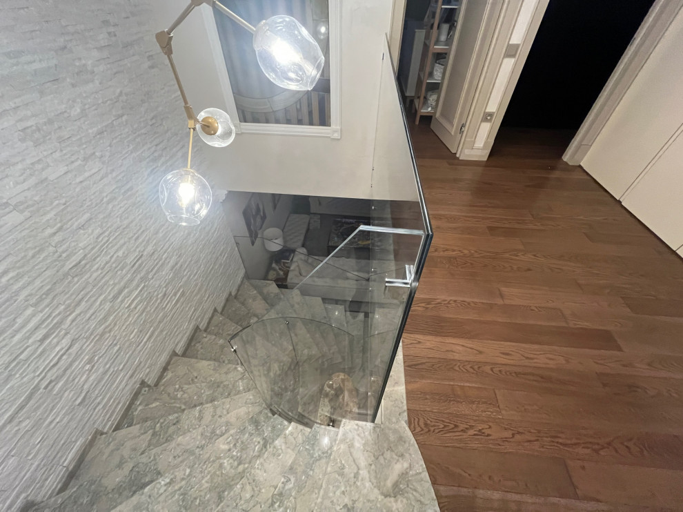 Стеклянные ограждения на лестницу