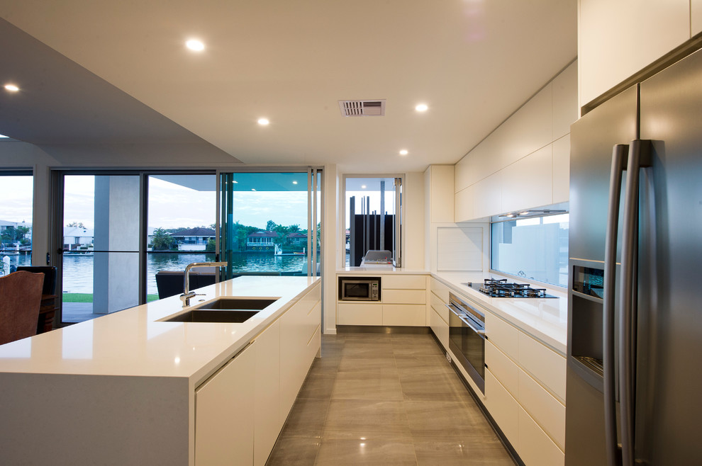 Photo of a contemporary kitchen in Sunshine Coast.