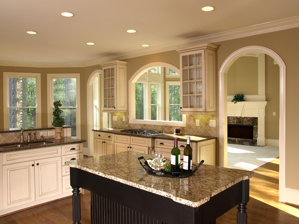 Kitchen - transitional kitchen idea