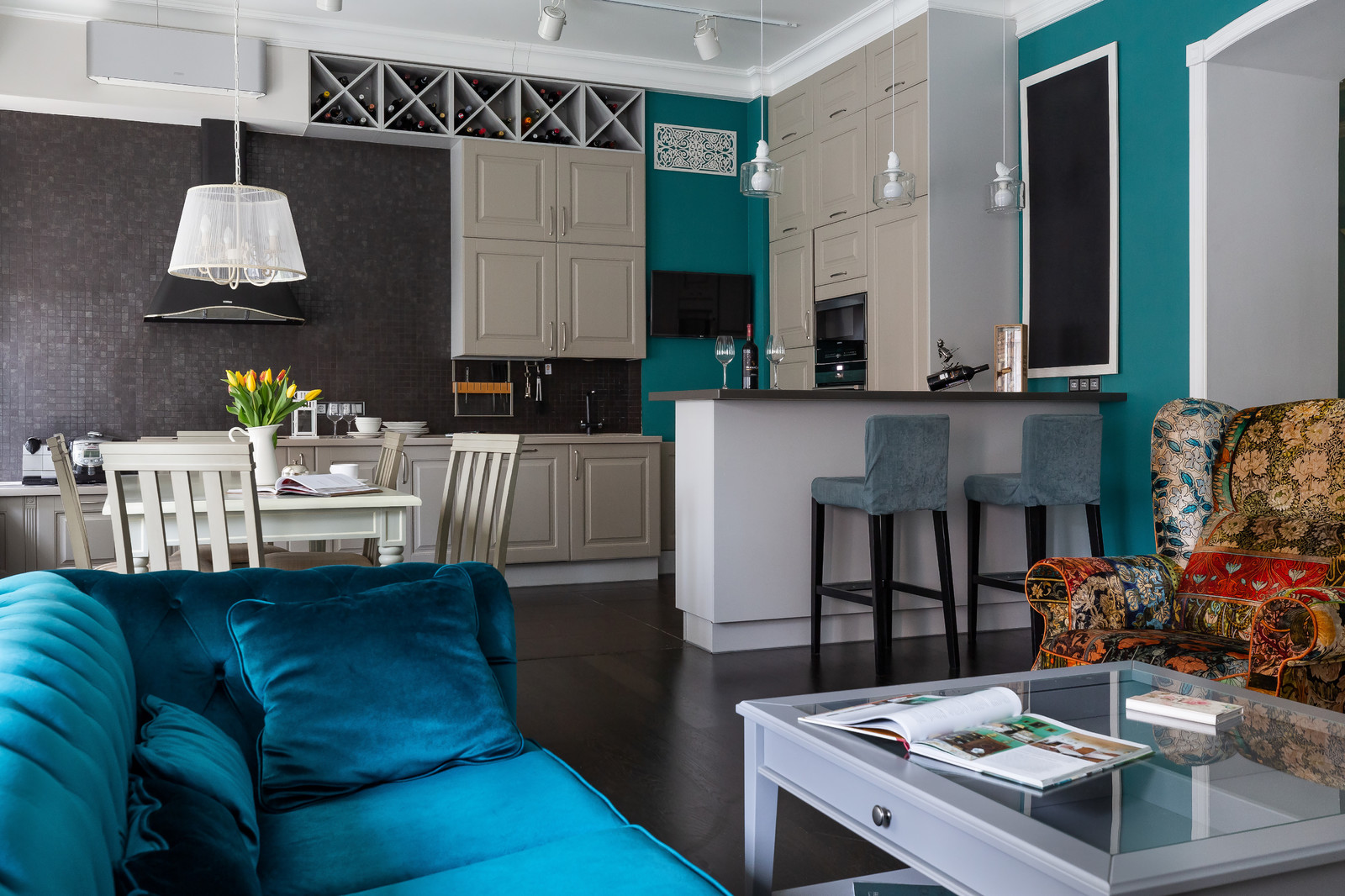 Интерьер Александры Панковой в старом фонде Петербурге