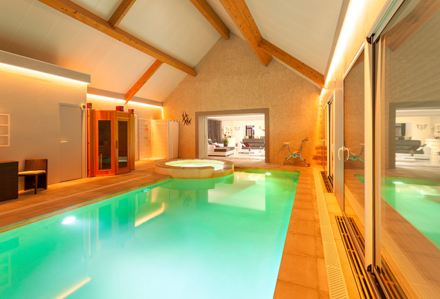Piscine Int&eacute;rieure contemporaneo-piscina