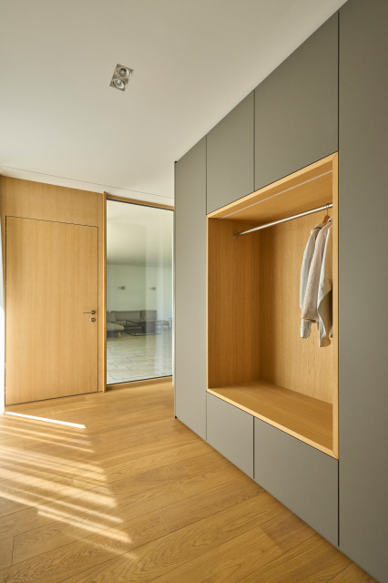 Garderobe mit Sitznische contemporaneo-corridoio