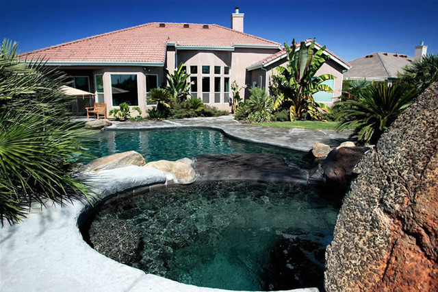 Pools traditional-pool