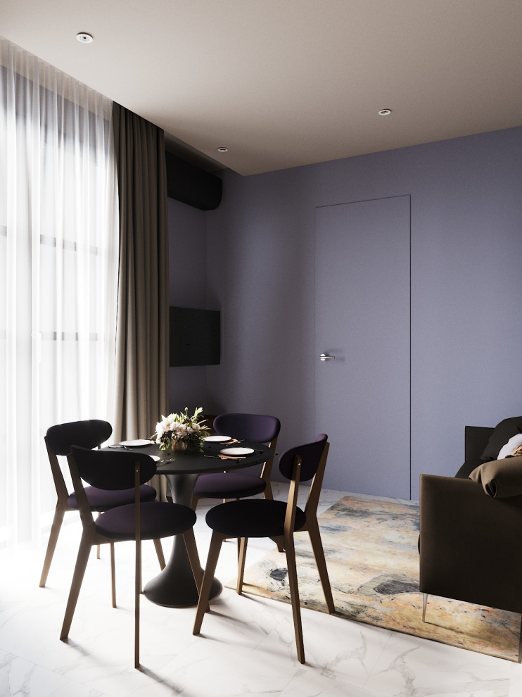 Темно-фиолетовая кухня-гостиная
