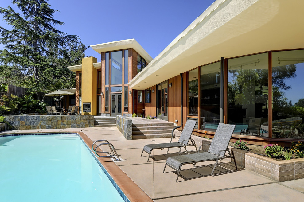 This is an example of a midcentury rectangular pool in San Francisco.