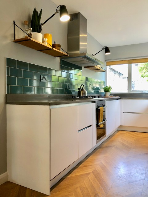 Windemere Holiday Home contemporary-kitchen