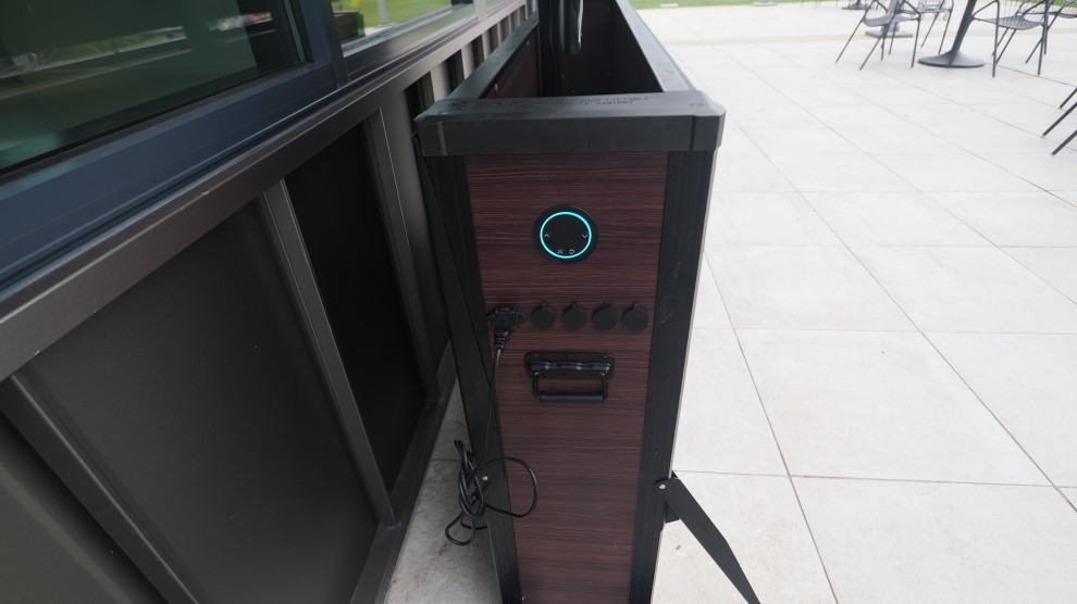 Outdoor TV lift cabinet