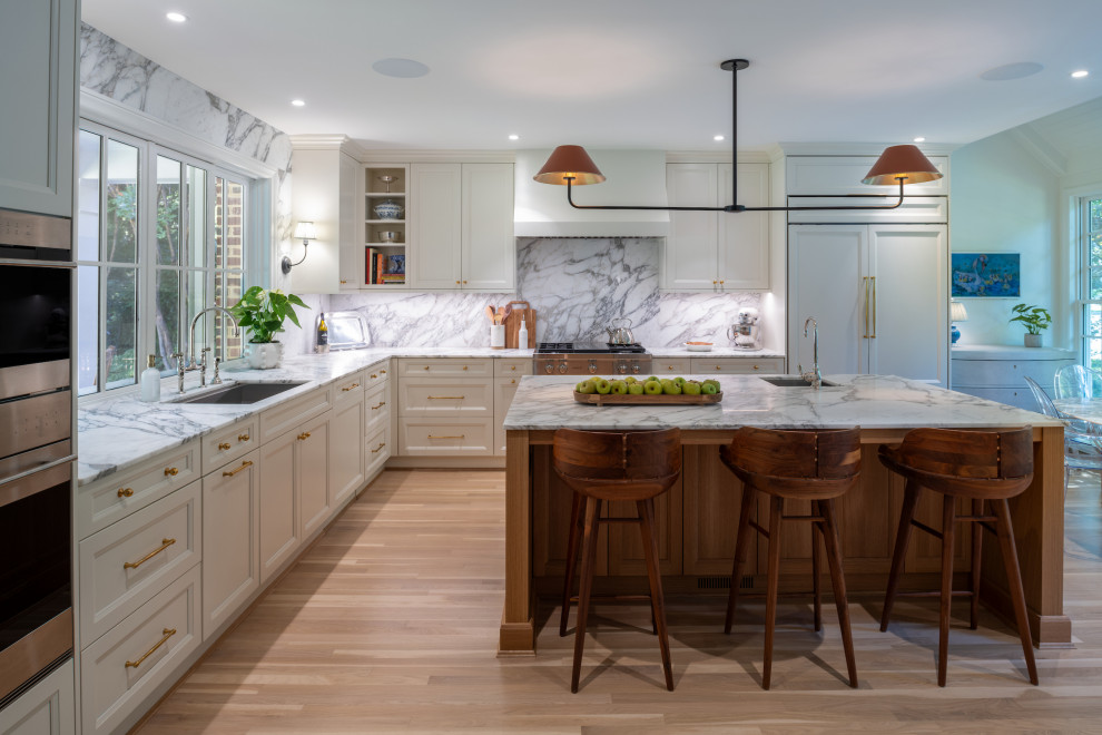Example of a transitional kitchen design in DC Metro