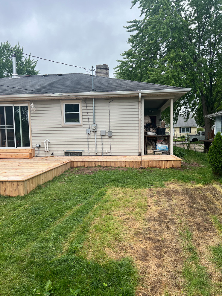 Menasha Cedar Deck