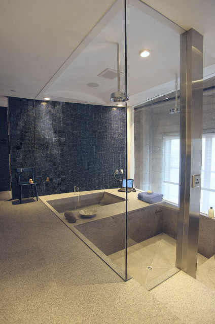 Lighthouse Lofts 307 industriell-badrum