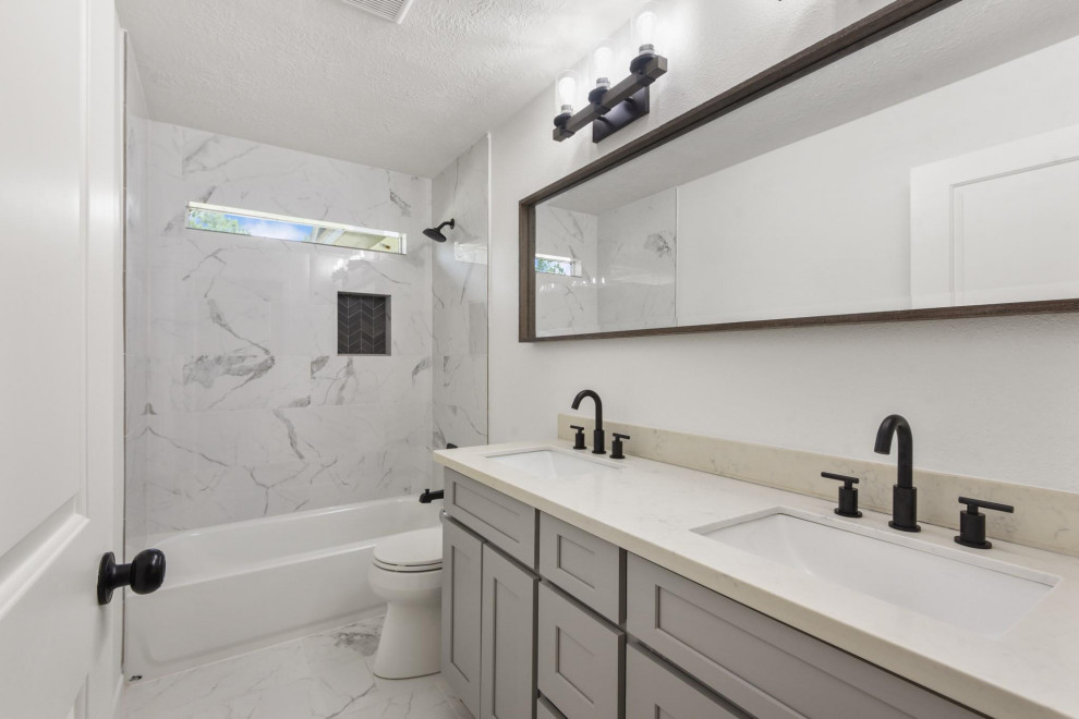 North Houston Custom Contemporary (Unfurnished)
