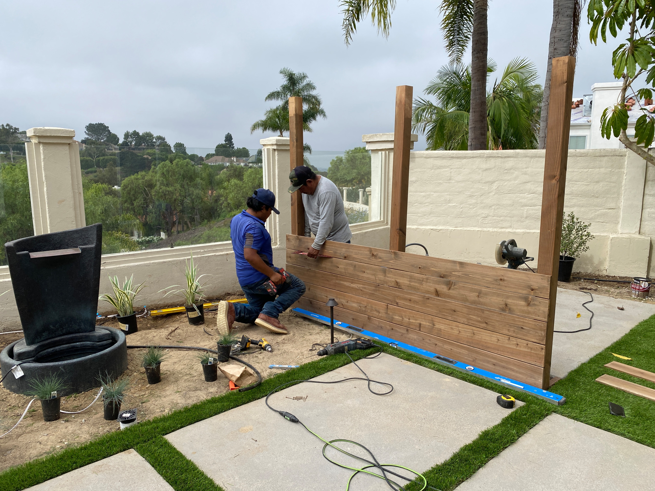 Building a Horizontal Fence in Rancho Santa Fe