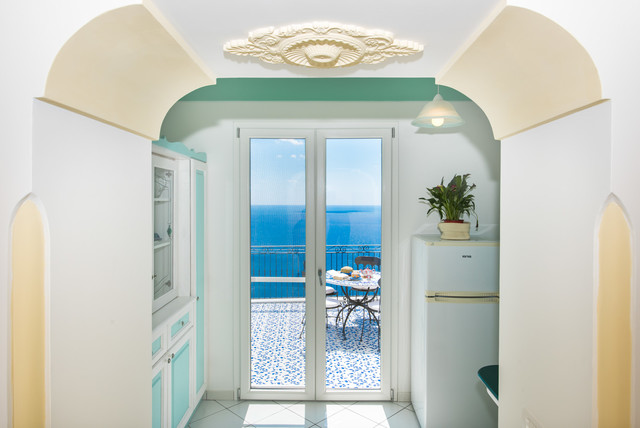 Villa Virginia - Particolare Cucina con terrazza mediterranean-kitchen