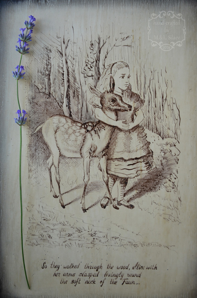 Рисунки в авторской технике на дубовой доске. "Алиса в зазеркалье", сюжеты Д. Тэ