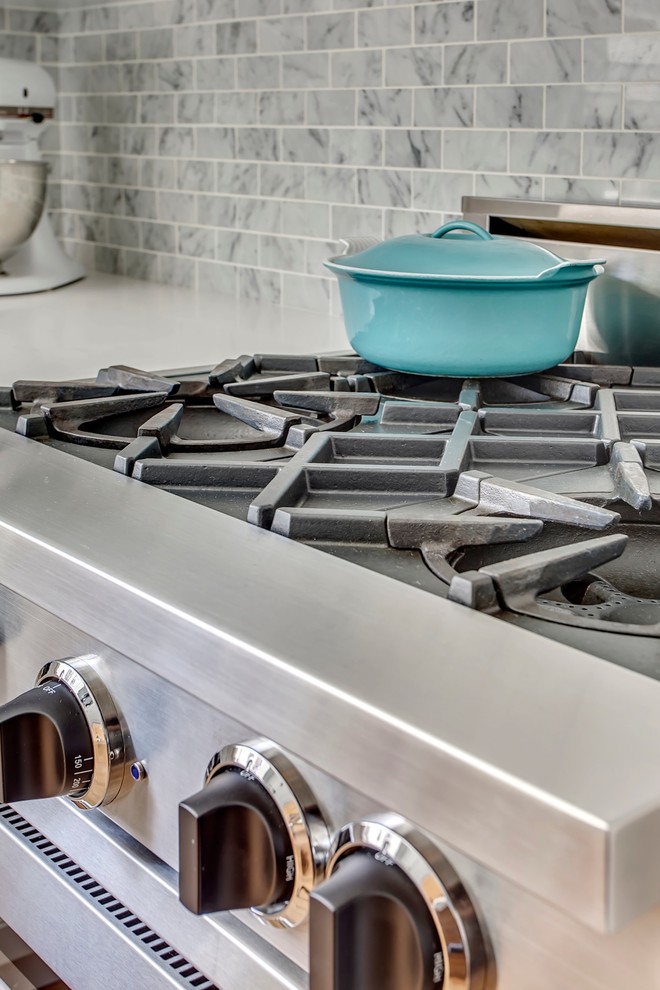 Transitional kitchen photo in Calgary
