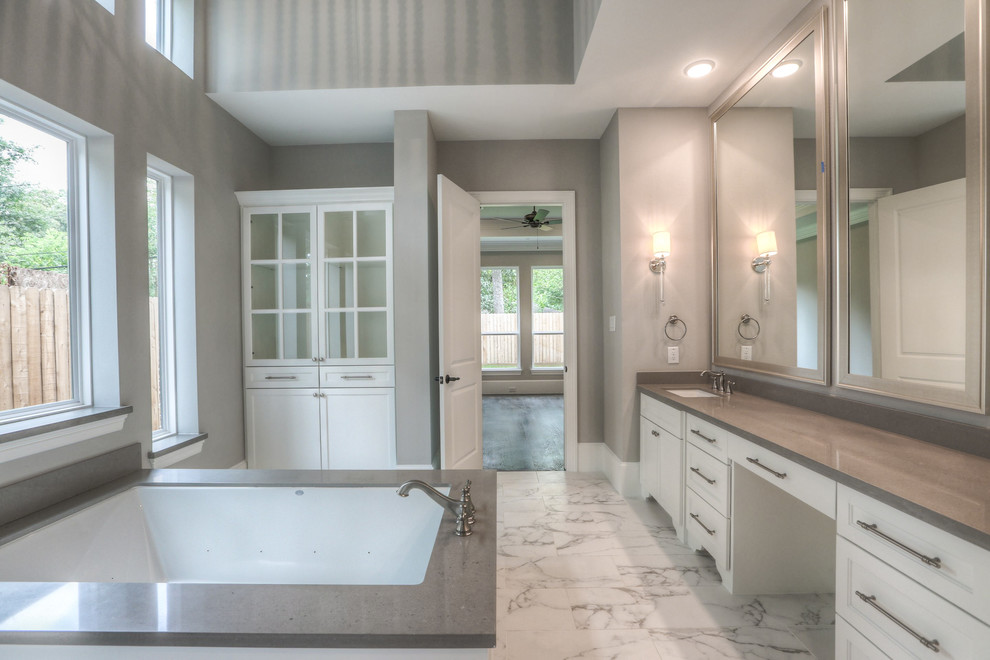 Inspiration for a transitional bathroom remodel in Houston