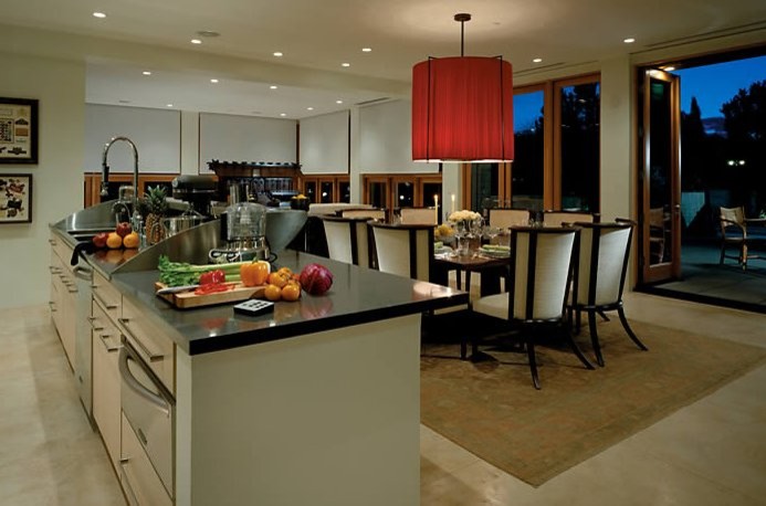 Inspiration for a transitional dining room remodel in Chicago
