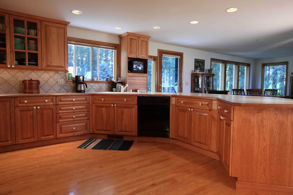 Inspiration for a transitional kitchen remodel in Seattle