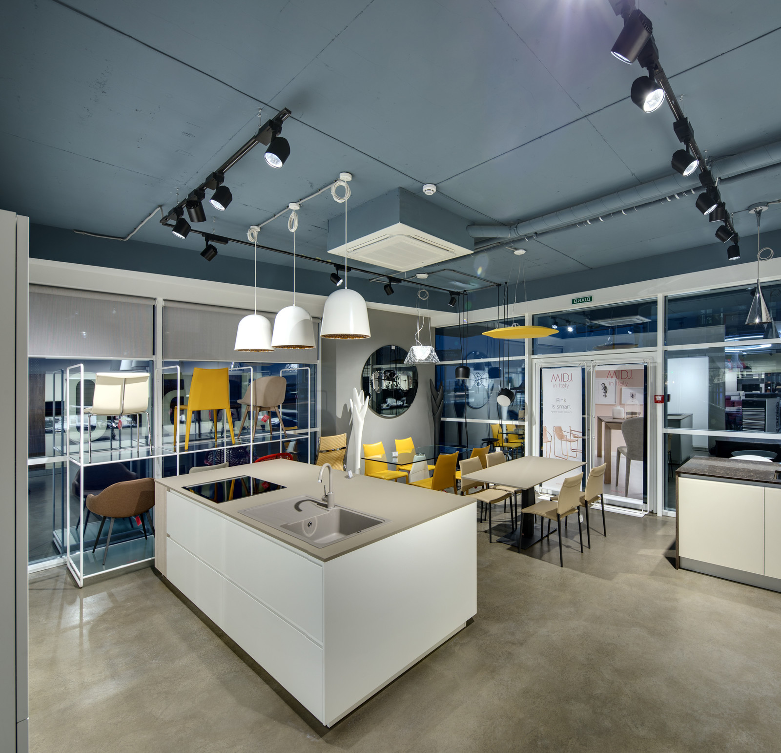 FREEDOM HOUSE — Освещение магазина мебели и декора