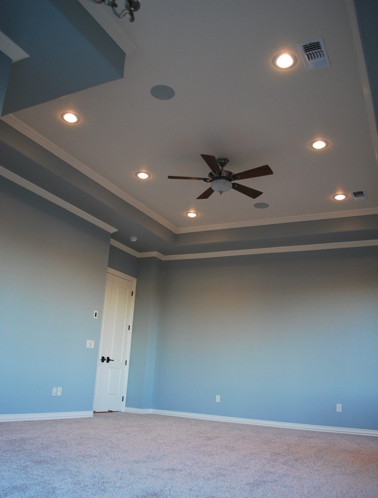 Example of a transitional home design design in Austin