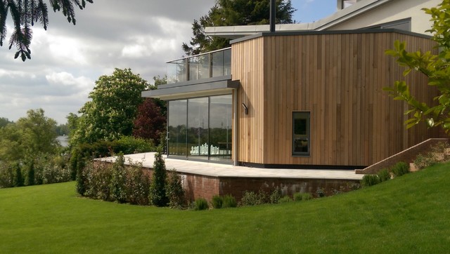 Waterside Lodge trendy-hus-og-facade