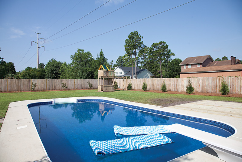 422 N Colony