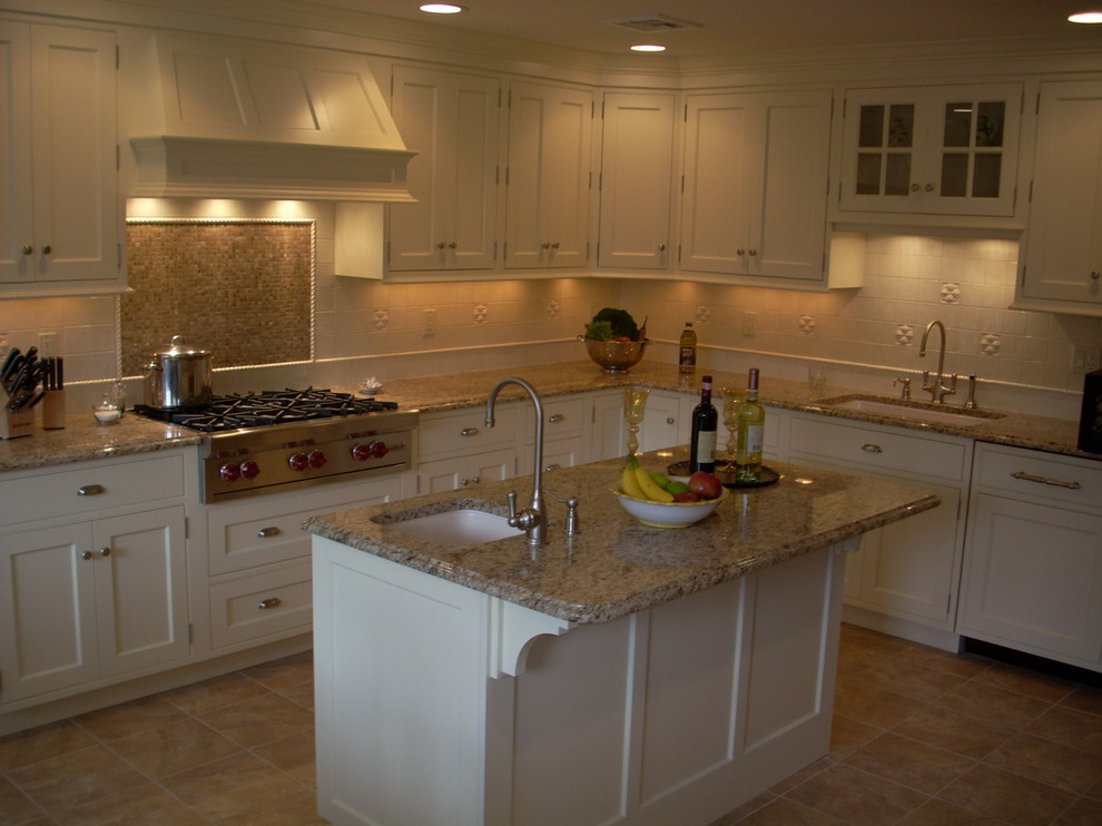 Transitional kitchen photo in New York