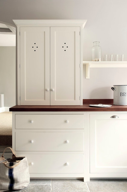 The Wymeswold Shaker Kitchen by deVOL rustikt-koekken