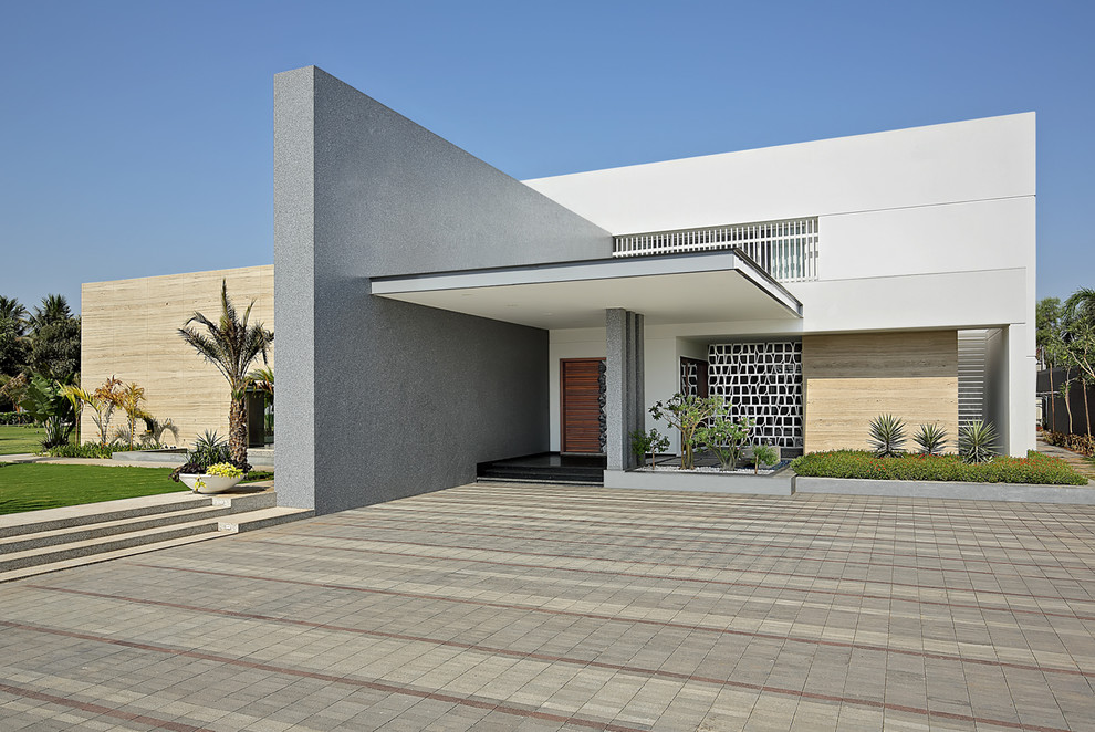 Inspiration for a modern exterior in Ahmedabad.