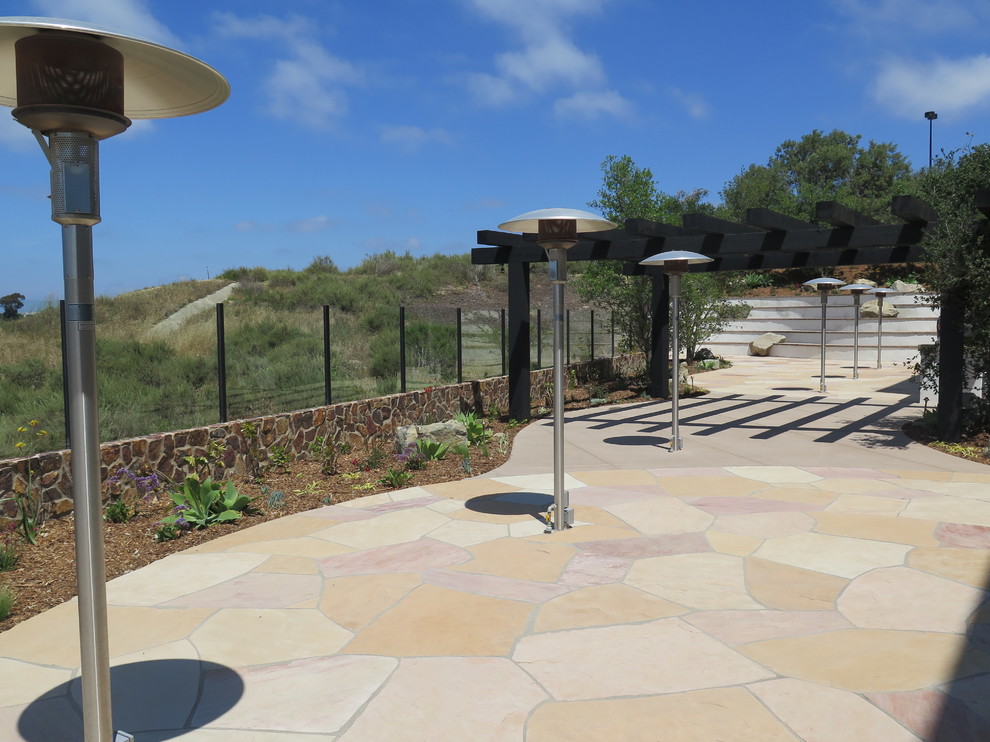 Inspiration for a traditional landscaping in San Diego.