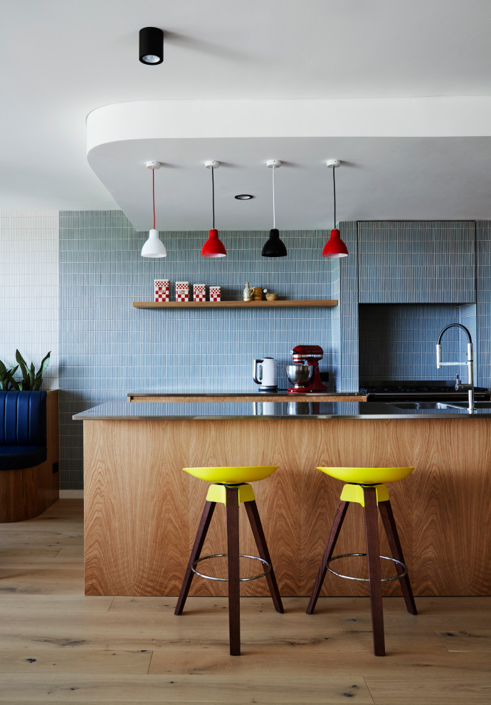 This is an example of a midcentury kitchen in Sydney.
