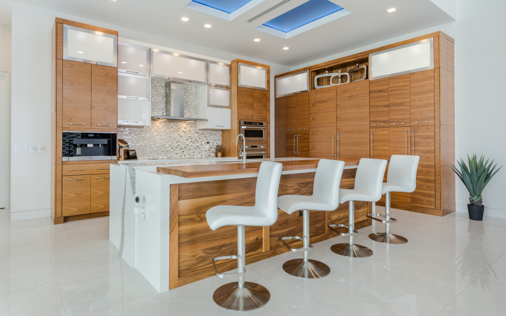 A contemporary masterpiece Riverside model Contemporary Kitchen