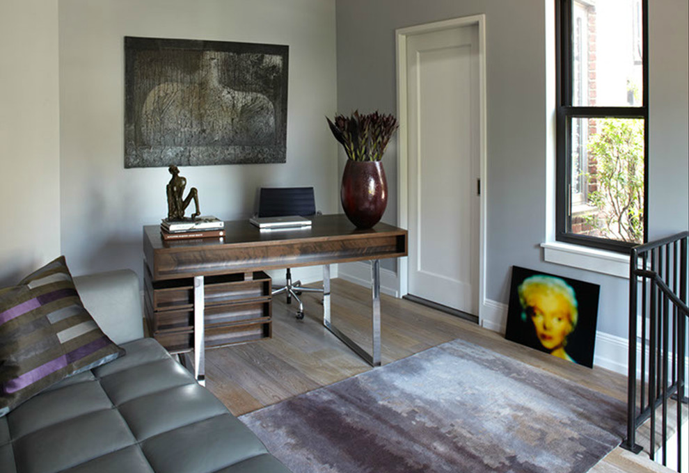 Design ideas for a contemporary home office in New York.